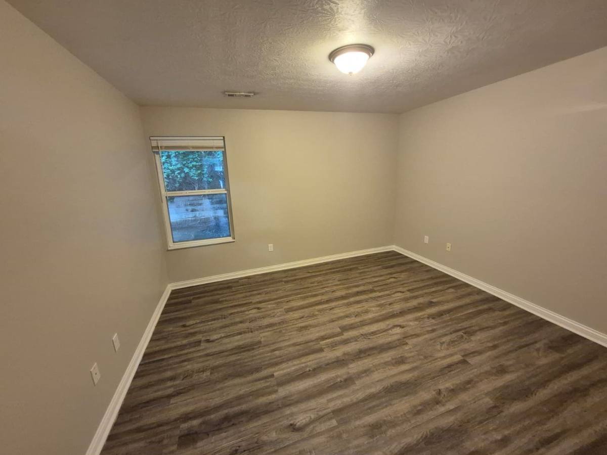 Apartment for rent at 120-122 Old Stephenson Mill Rd, Walton, KY 41094