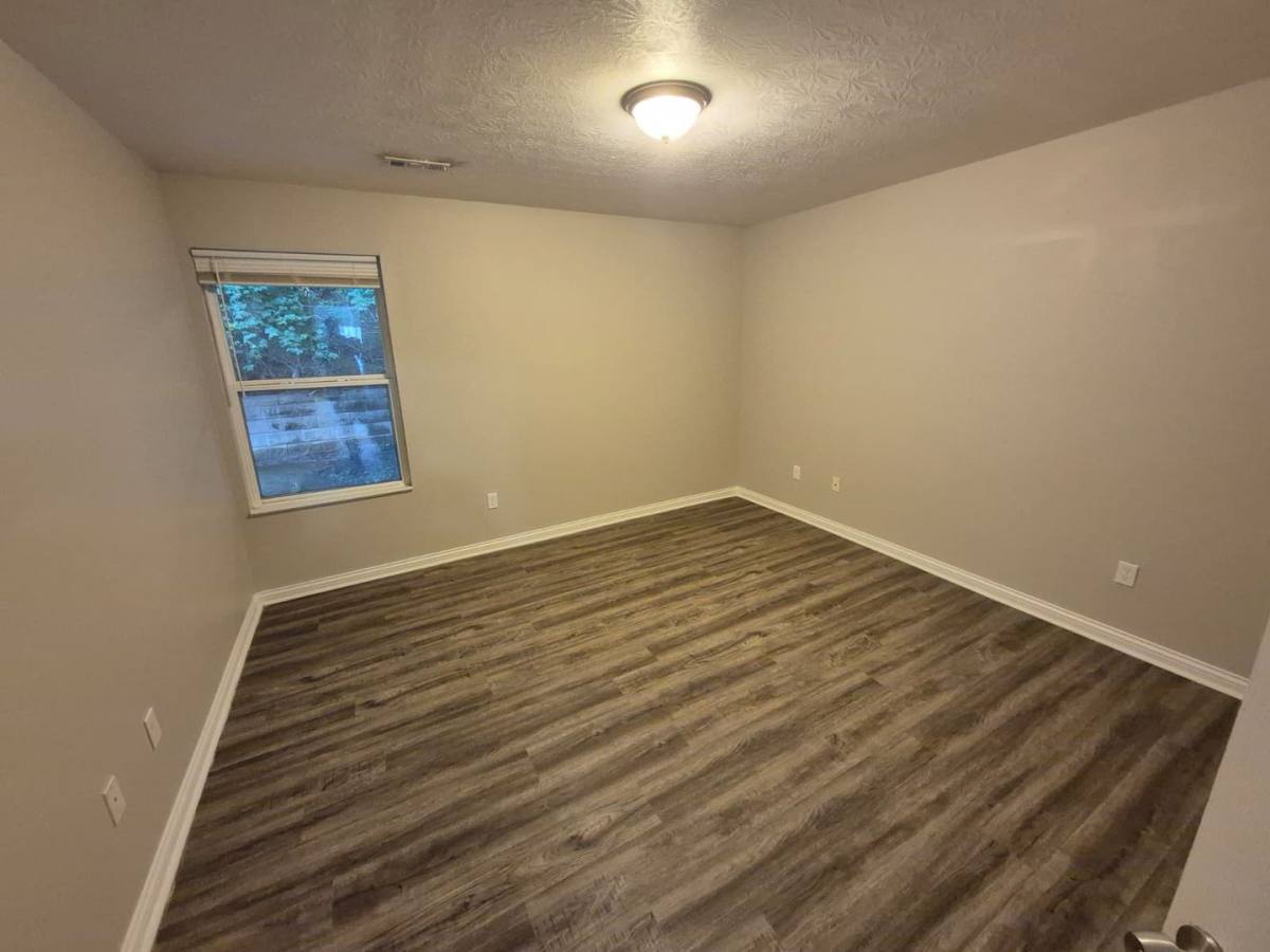 Apartment for rent at 120-122 Old Stephenson Mill Rd, Walton, KY 41094