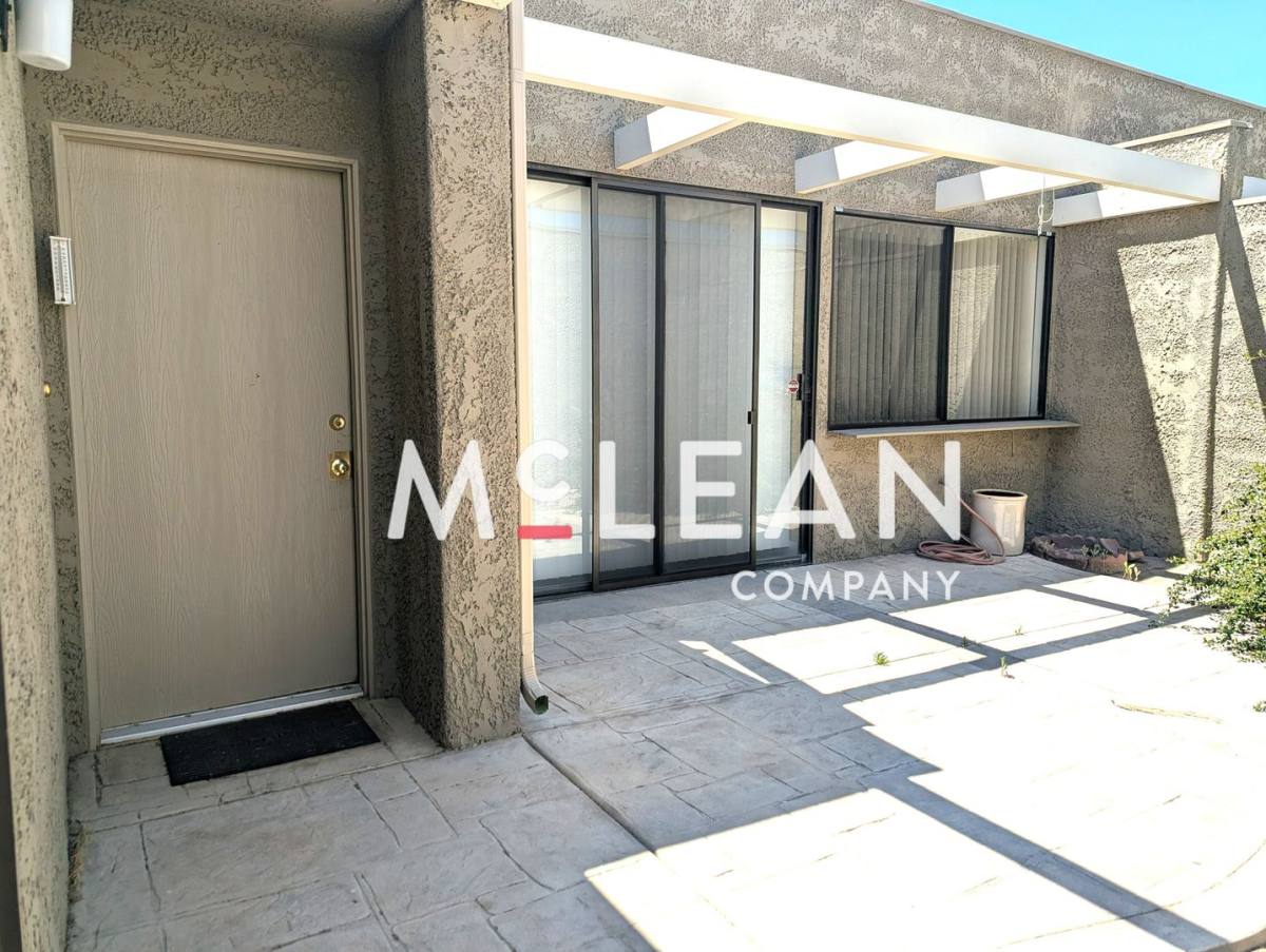 House for rent at 837 Calle De Pinos, Palm Springs, CA 92262