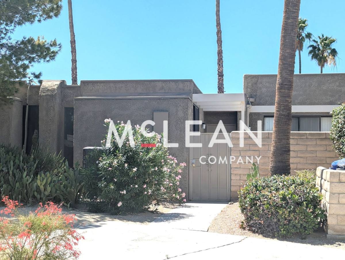 House for rent at 837 Calle De Pinos, Palm Springs, CA 92262