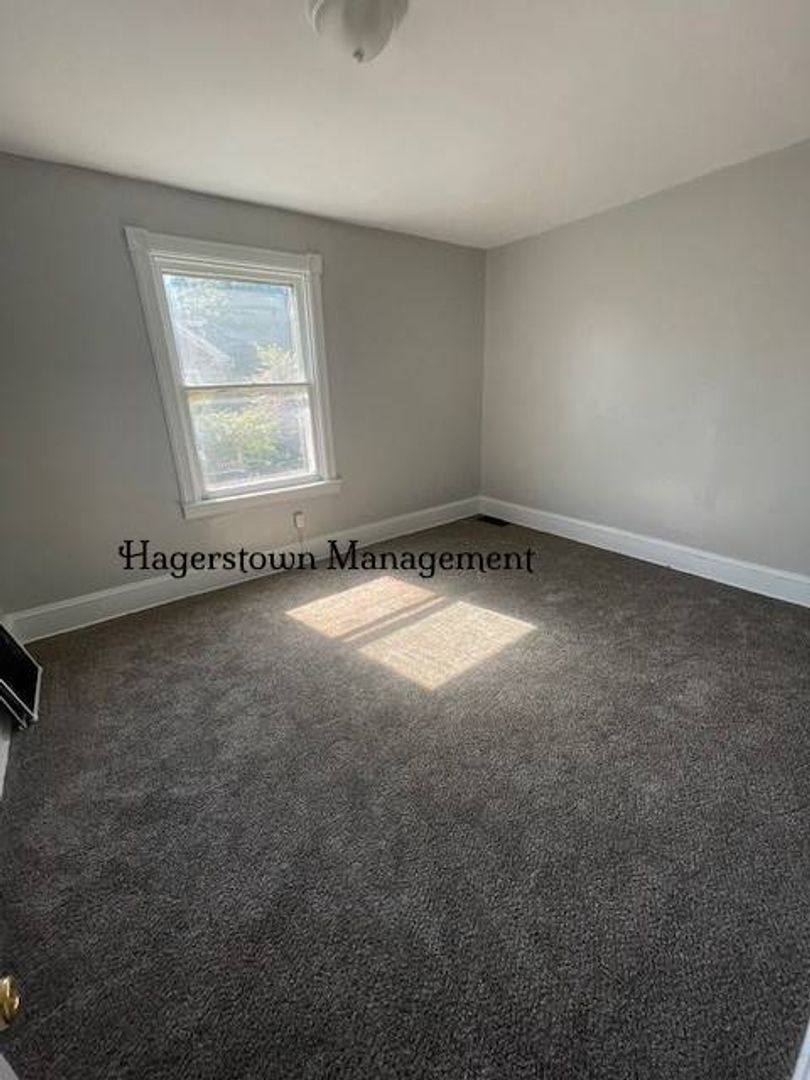 Apartment for rent at 617-619 Mulberry, Hagerstown, MD 21740