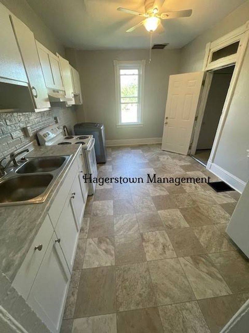 Apartment for rent at 617-619 Mulberry, Hagerstown, MD 21740