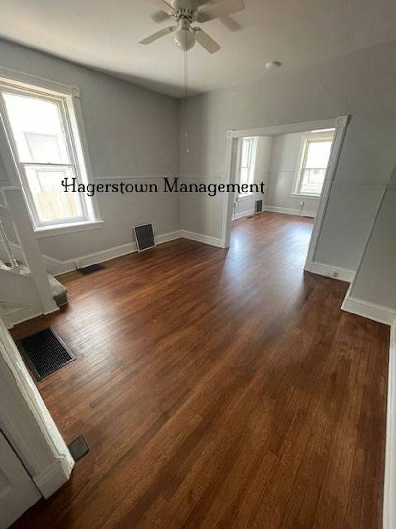 Apartment for rent at 617-619 Mulberry, Hagerstown, MD 21740