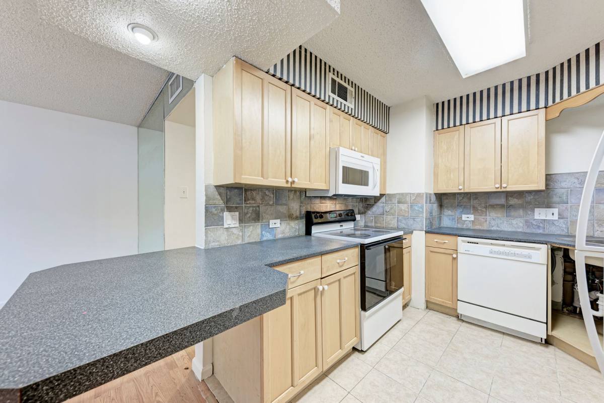 Condo for rent at 2404 Longview - Shadow Hill #101, Austin, TX 78705
