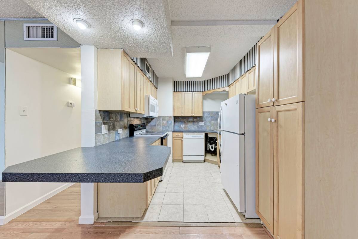 Condo for rent at 2404 Longview - Shadow Hill #101, Austin, TX 78705