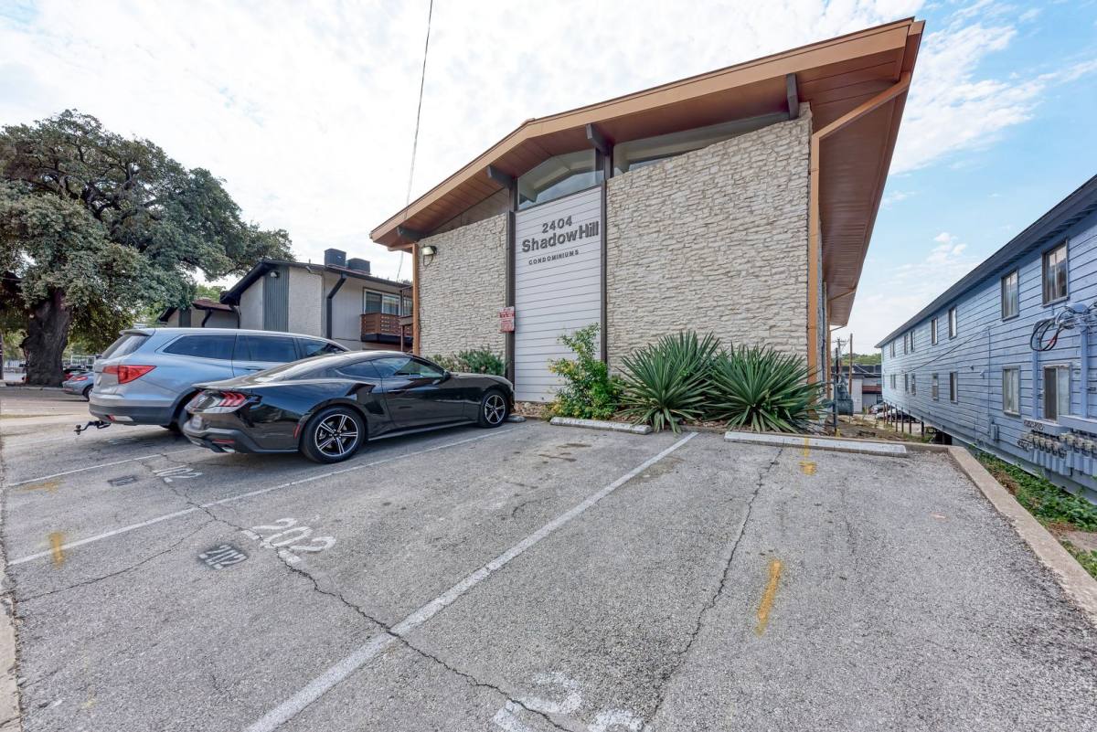 Condo for rent at 2404 Longview - Shadow Hill #101, Austin, TX 78705