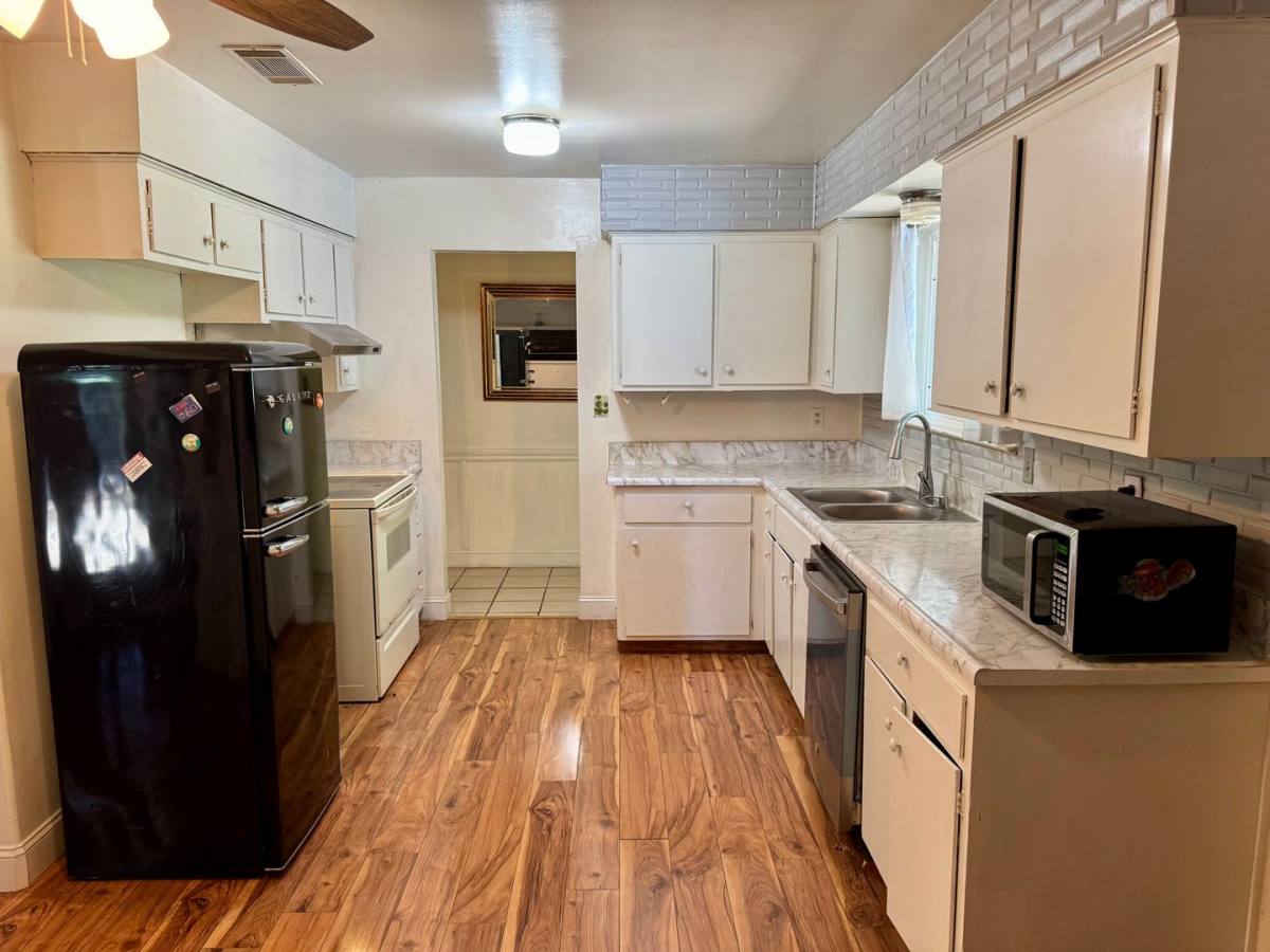 Apartment for rent at 1880 Barnett Way, Merced, CA 95340