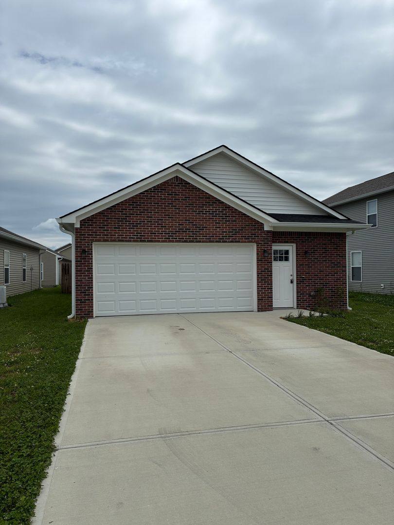 House for rent at 1431 Wigwam Lane, Martinsville, IN 46151