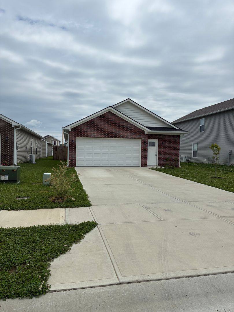 House for rent at 1431 Wigwam Lane, Martinsville, IN 46151