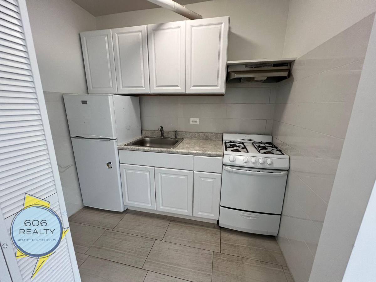 Apartment for rent at 3412-20 W Irving Park Rd, Chicago, IL 60618