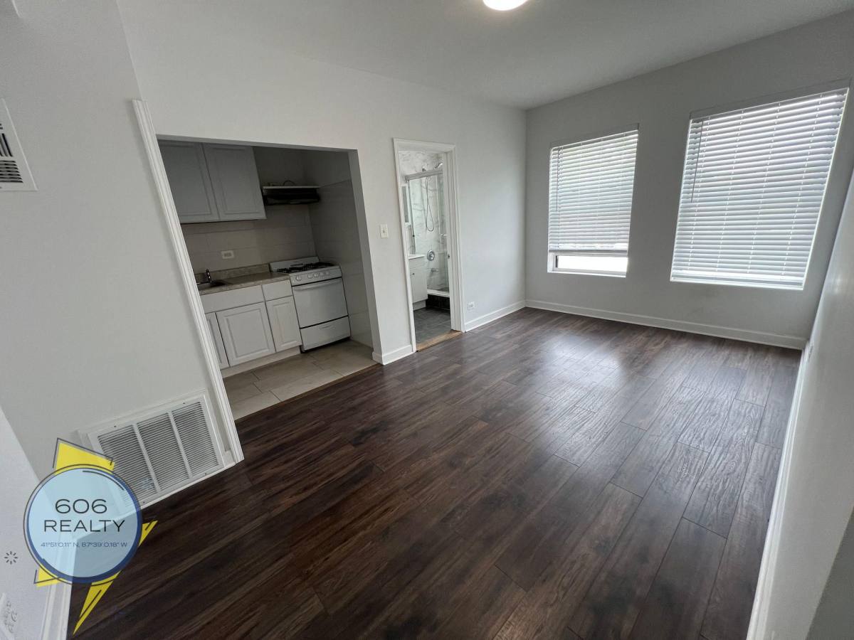 Apartment for rent at 3412-20 W Irving Park Rd, Chicago, IL 60618