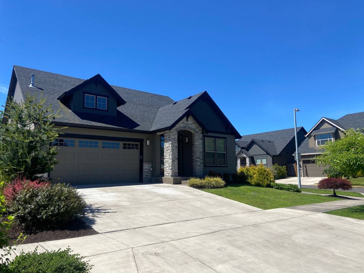House for rent at 926 Robin Hood Ave, Eugene, OR 97401