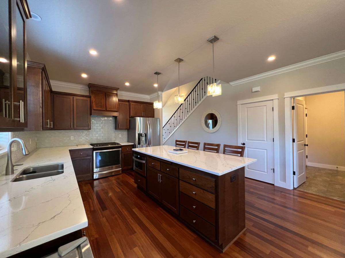 House for rent at 926 Robin Hood Ave, Eugene, OR 97401