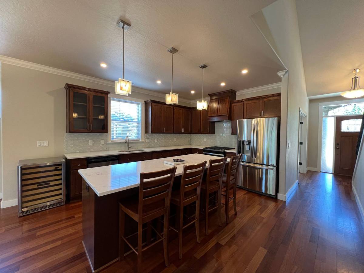 House for rent at 926 Robin Hood Ave, Eugene, OR 97401