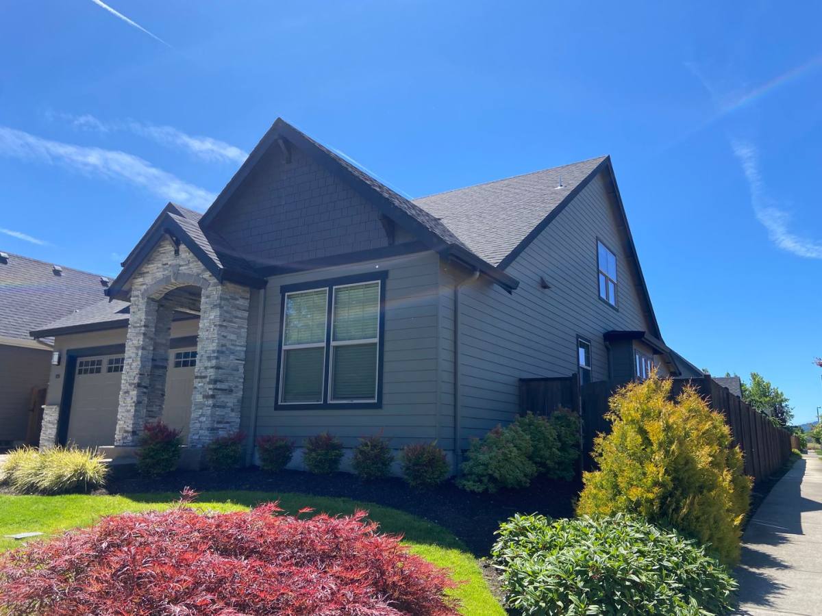 House for rent at 926 Robin Hood Ave, Eugene, OR 97401