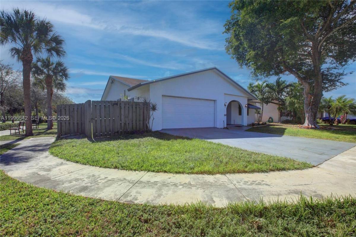 House for rent at 418 SE 4th St, Dania, FL 33004