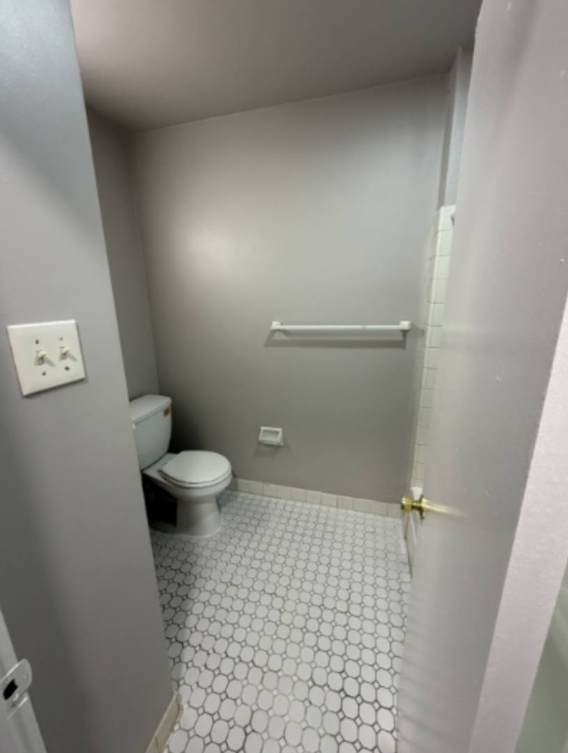 Apartment for rent at 105 Lincoln Ave, Ridley Park, PA 19078