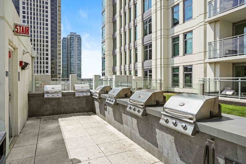 Apartment for rent at 585 W Kinzie, Chicago, IL 60661
