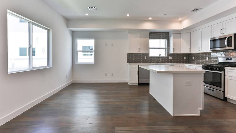 Townhouse for rent at 3946 1 2 Budlong Ave, Los Angeles, CA 90037