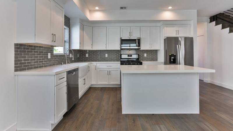Townhouse for rent at 3946 1 2 Budlong Ave, Los Angeles, CA 90037