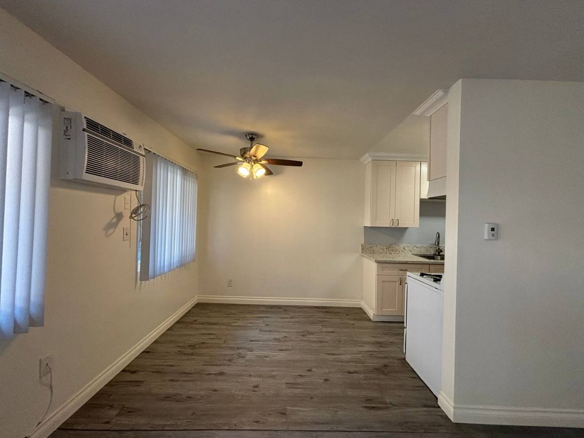 Apartment for rent at 526 E Windsor Rd, Glendale, CA 91205