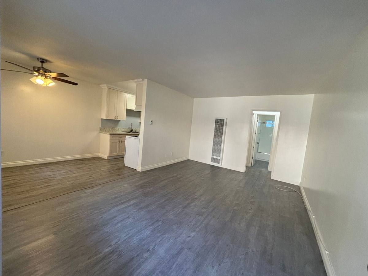 Apartment for rent at 526 E Windsor Rd, Glendale, CA 91205