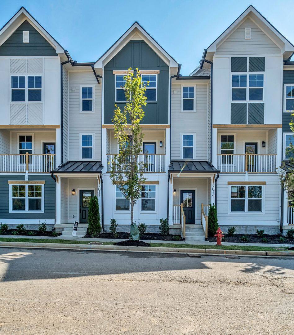 Townhouse for rent at 2019 Maple View Lane, Nashville, TN 37207