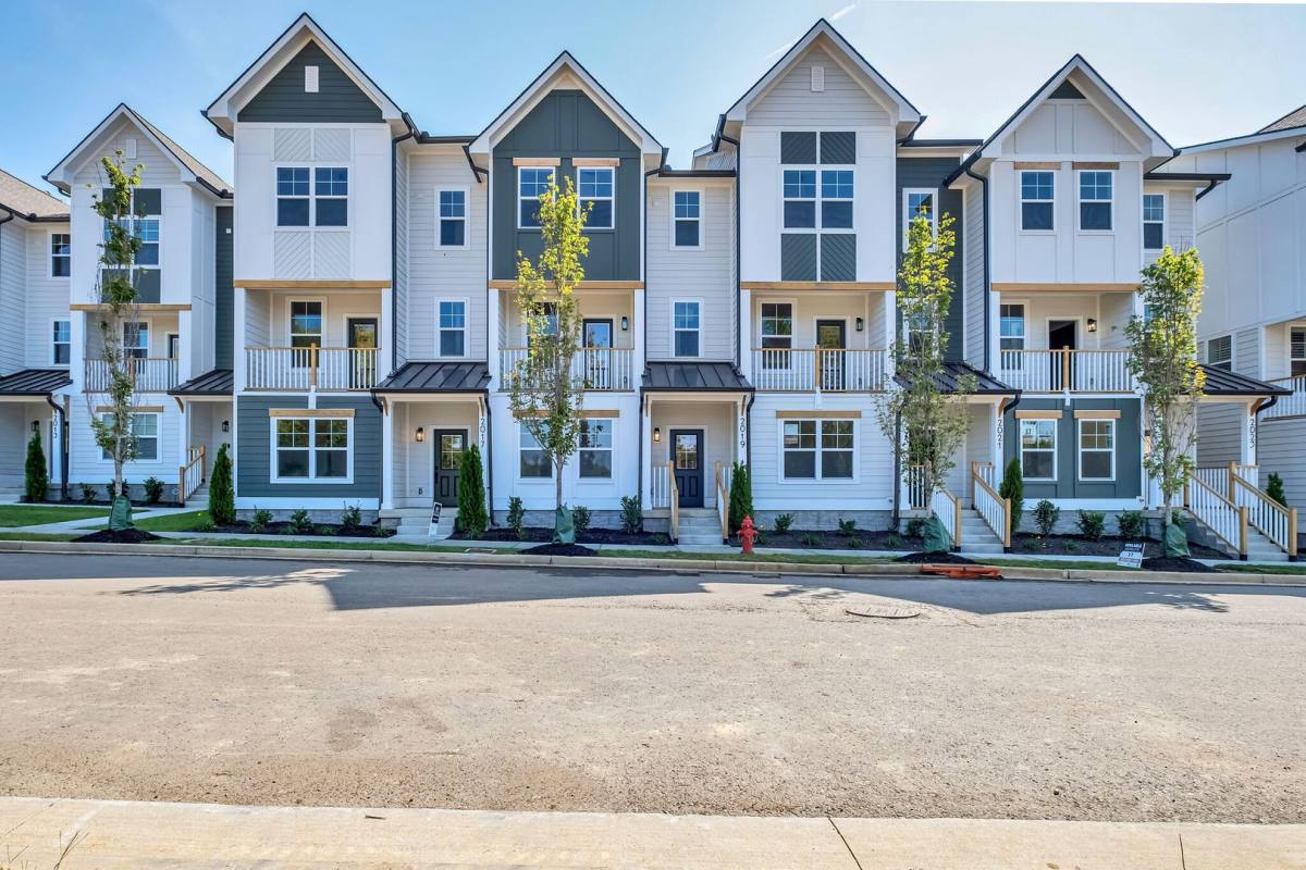 Townhouse for rent at 2019 Maple View Lane, Nashville, TN 37207