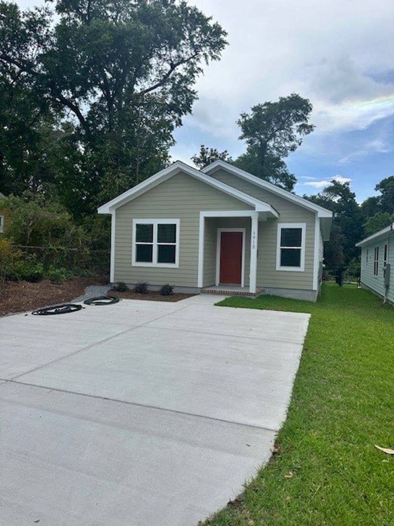 House for rent at 1912 Oak St, Wilmington, NC 28401