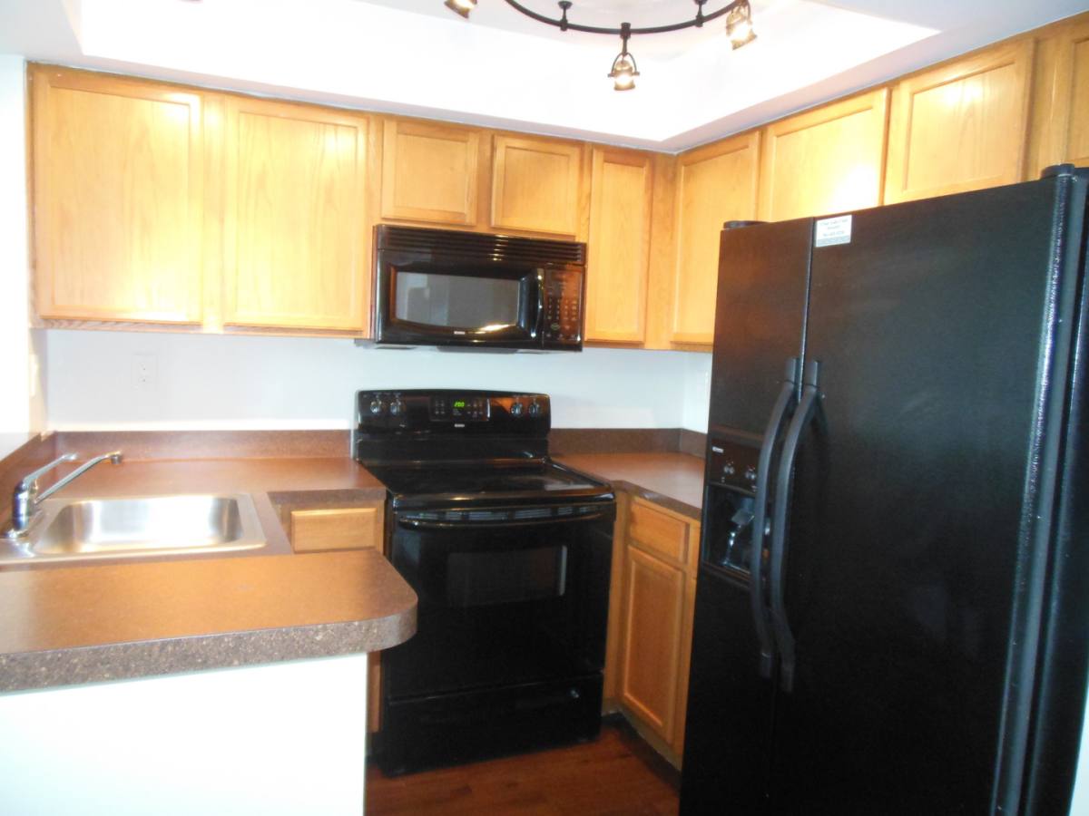 Apartment for rent at 700 Executive Center Dr, West Palm Beach, FL 33401