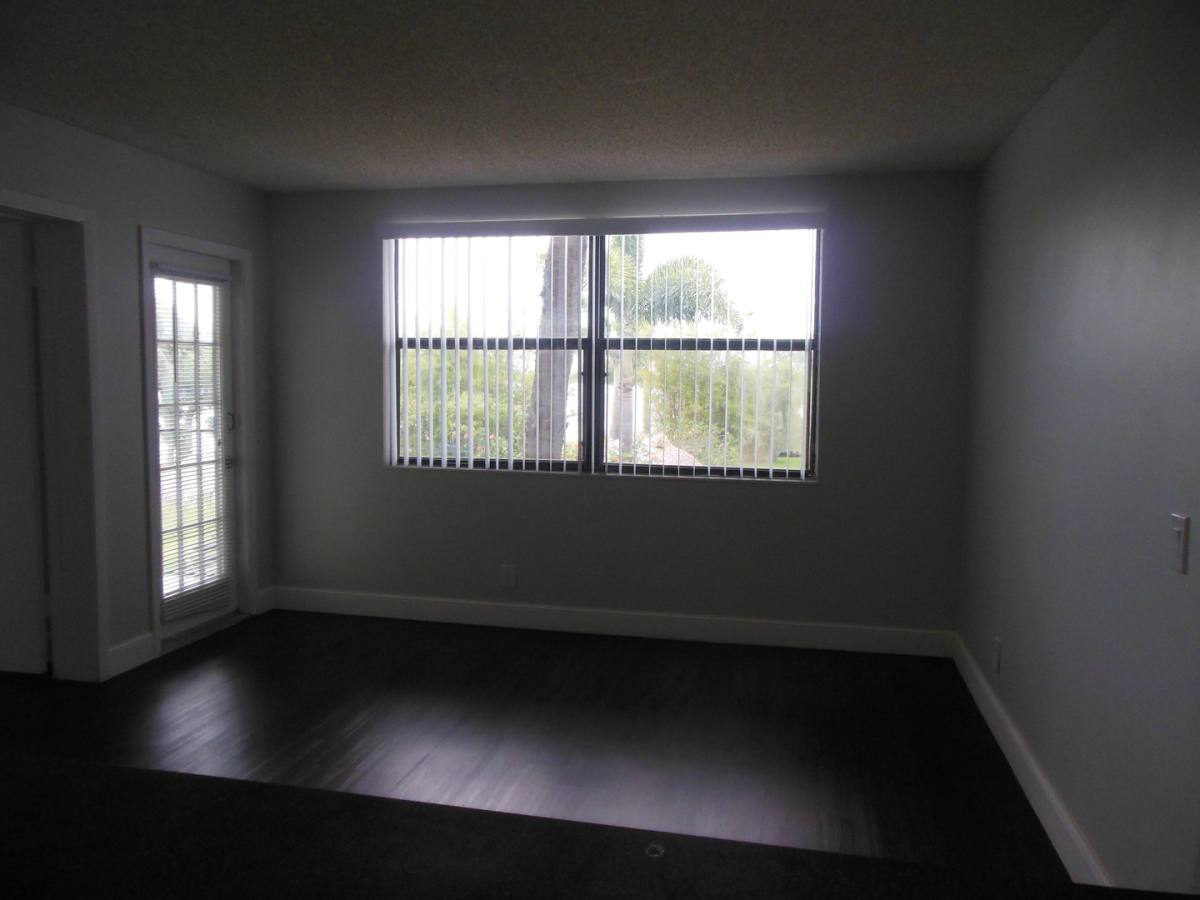 Apartment for rent at 700 Executive Center Dr, West Palm Beach, FL 33401