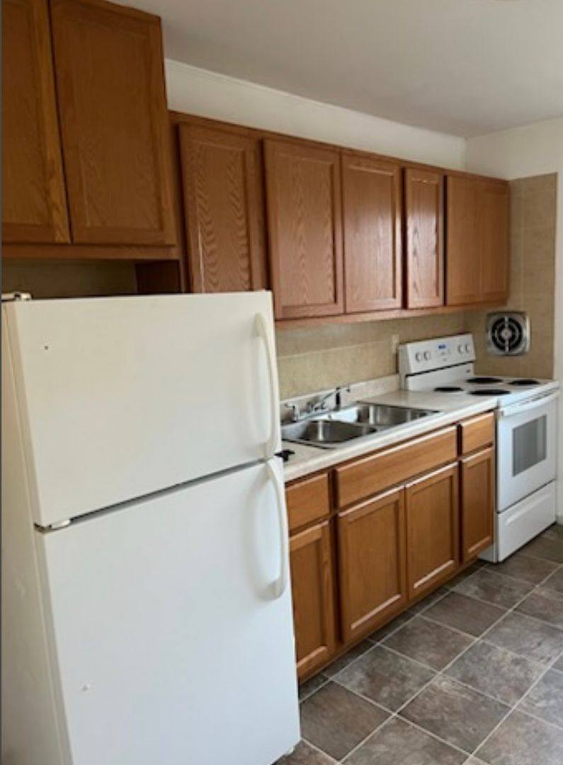 Apartment for rent at 1545 W Main St, Festus, MO 63028