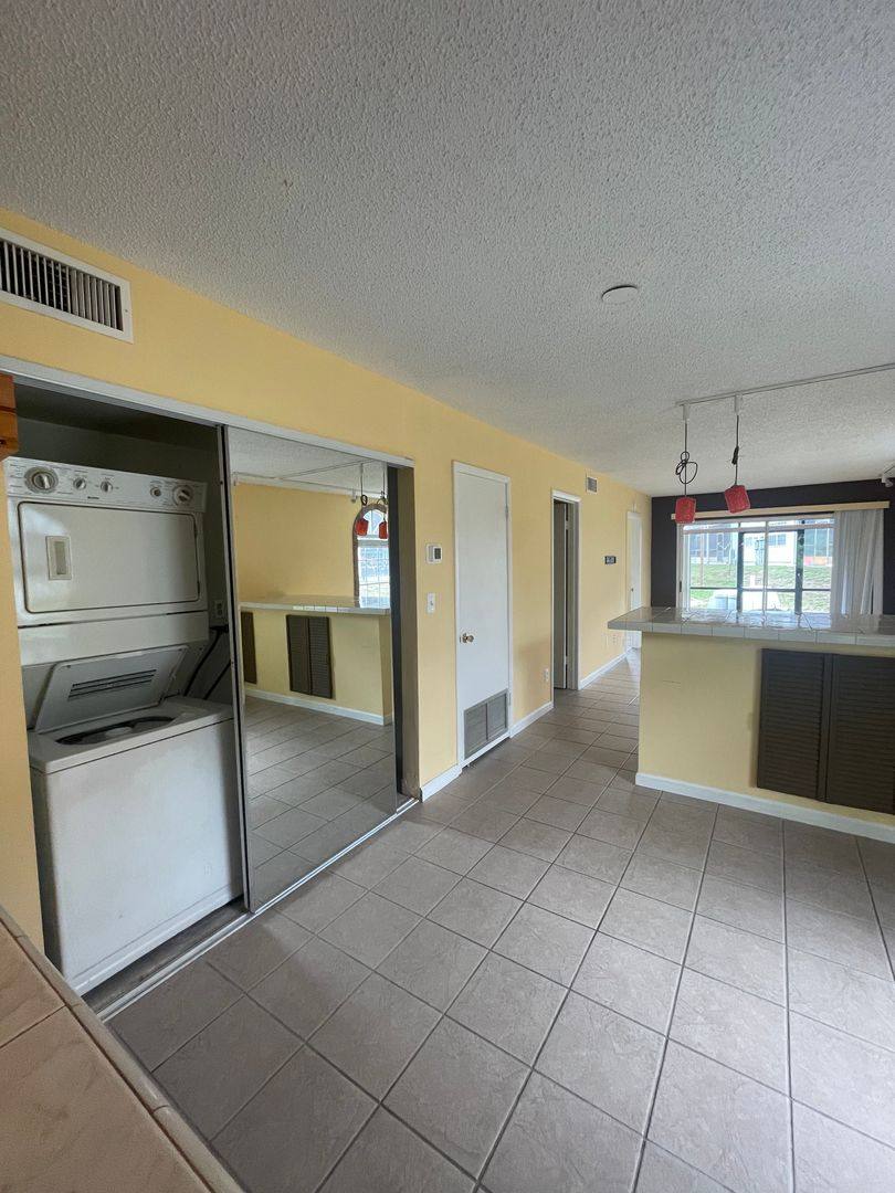 House for rent at 313 Dirksen Dr, Debary, FL 32713