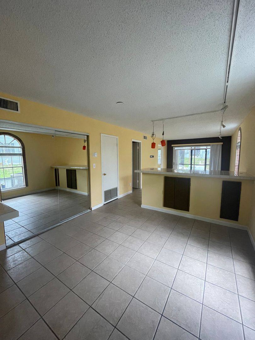 House for rent at 313 Dirksen Dr, Debary, FL 32713