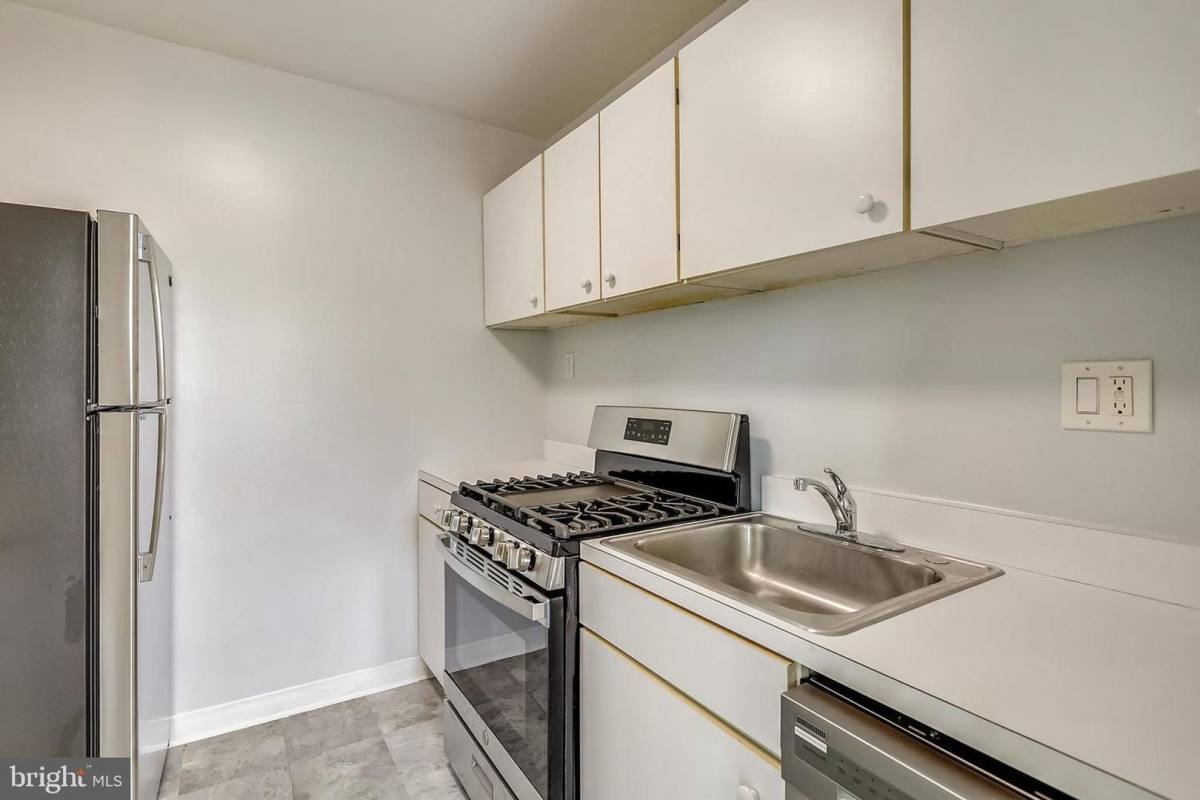 Apartment for rent at 4201 Cathedral Ave, NW, Washington, DC 20016