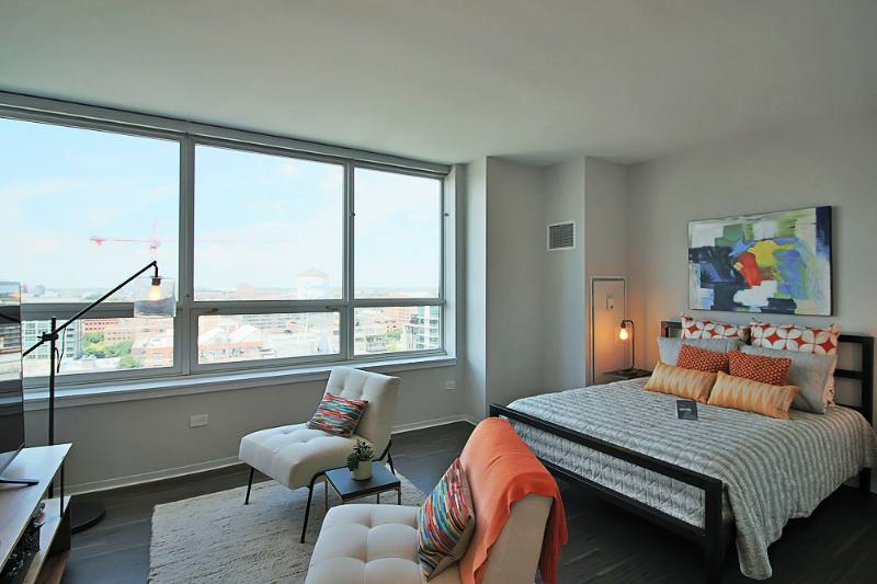 Apartment for rent at 710 W Adams St, Chicago, IL 60661