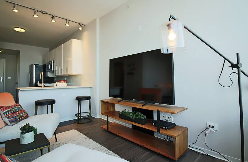 Apartment for rent at 710 W Adams St, Chicago, IL 60661