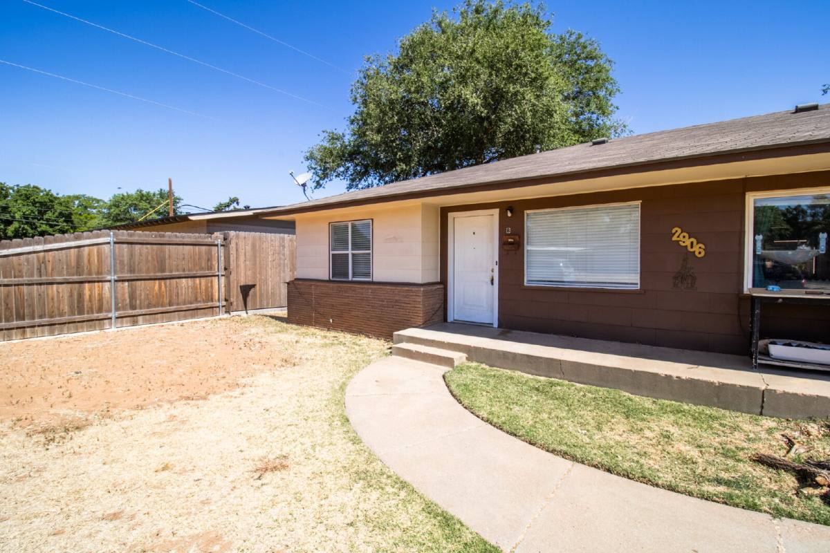 Townhouse for rent at 2906 43rd St #B, Lubbock, TX 79413