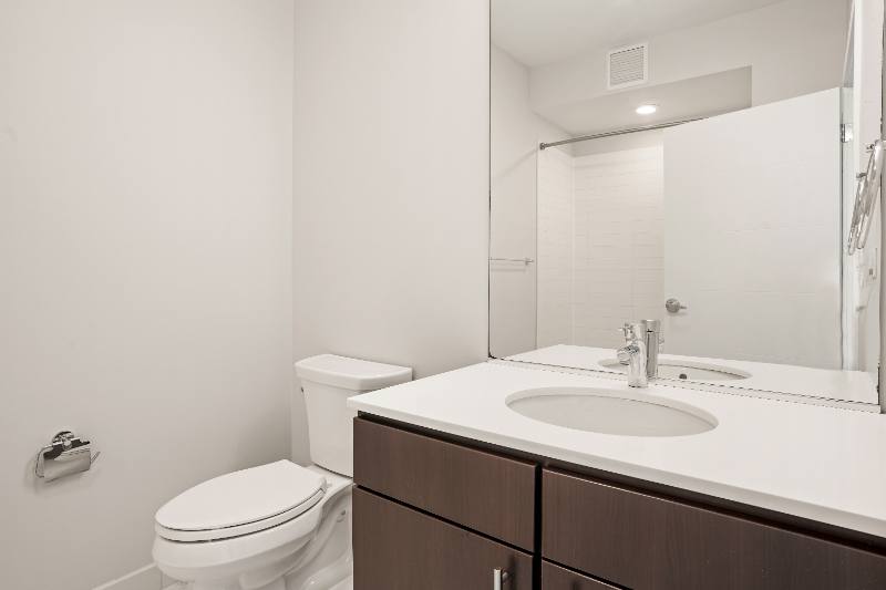 Apartment for rent at 728 W Adams St, Chicago, IL 60661