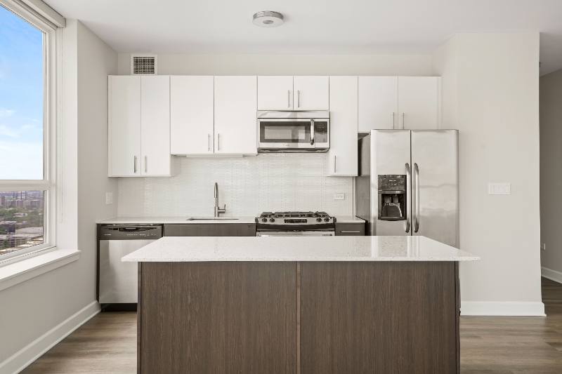 Apartment for rent at 728 W Adams St, Chicago, IL 60661