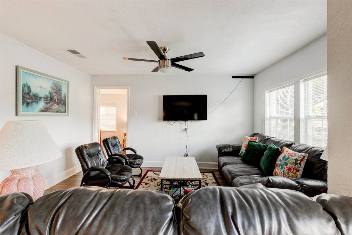 House for rent at 2801 W Biddison St, Fort Worth, TX 76109