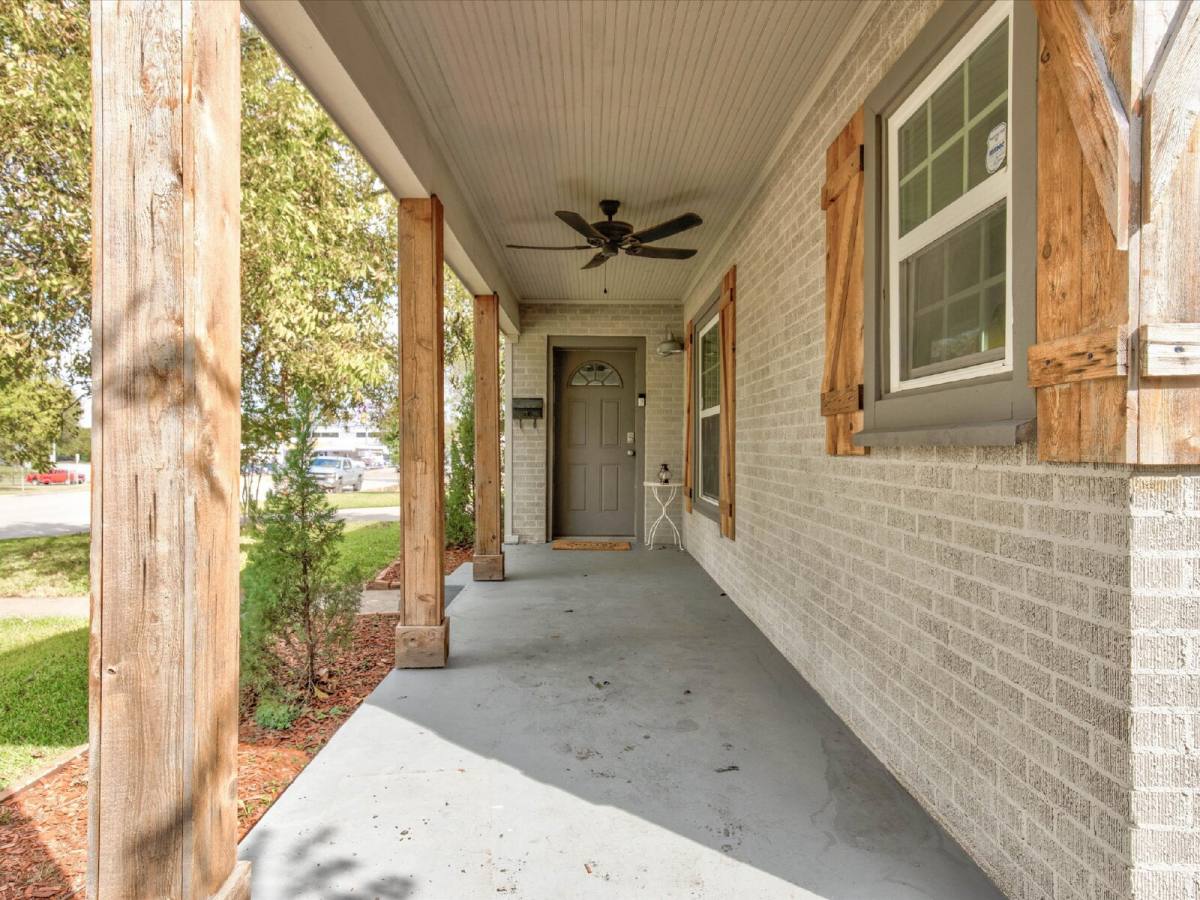 House for rent at 2521 Benbrook Blvd, Fort Worth, TX 76109