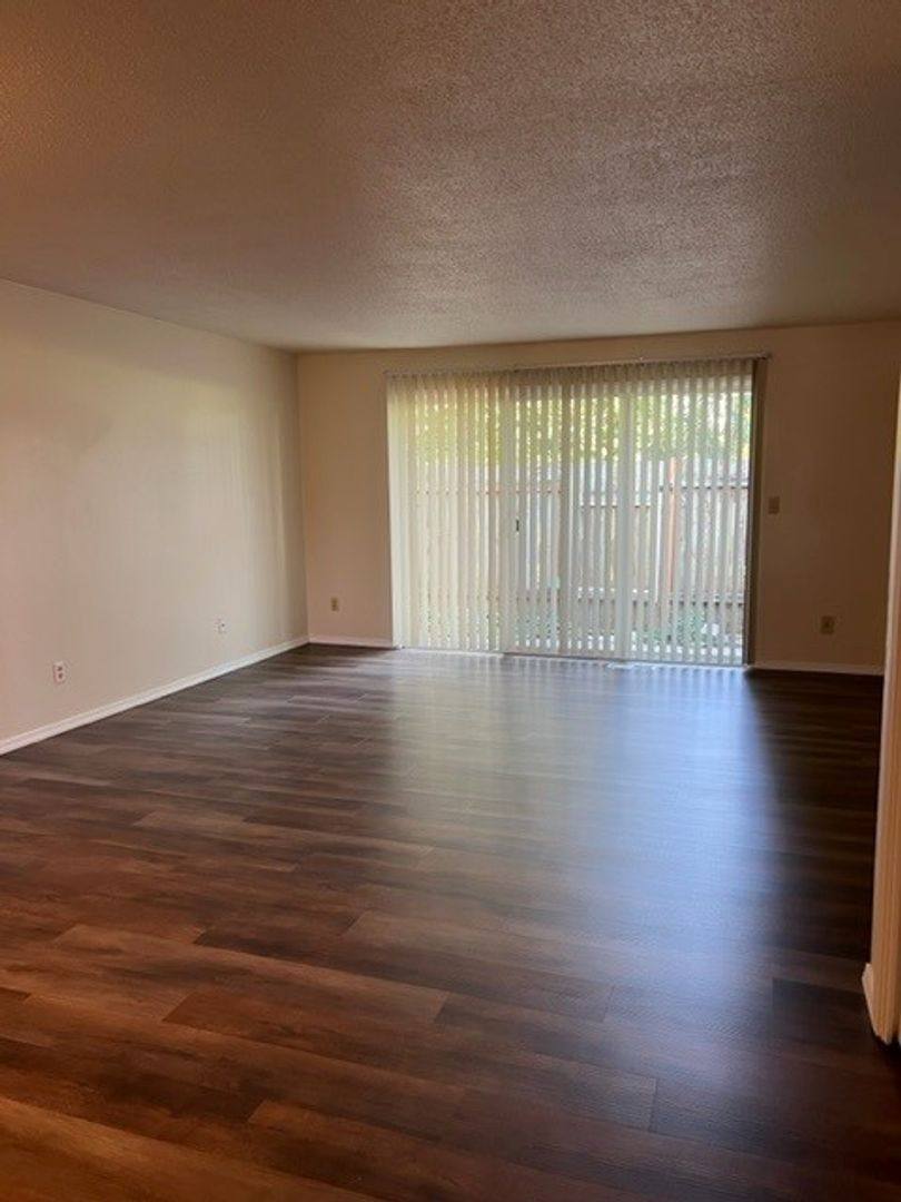 Apartment for rent at 4975 13th Ave NE, Salem, OR 97303