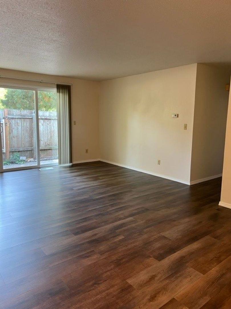 Apartment for rent at 4975 13th Ave NE, Salem, OR 97303