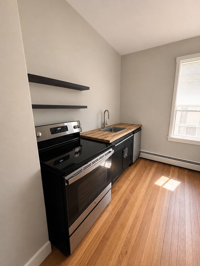Apartment for rent at 84 Main St, Plaistow, NH 03865
