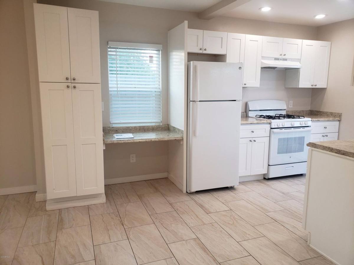 Apartment for rent at 206-216 E Jones Ave, Phoenix, AZ 85040
