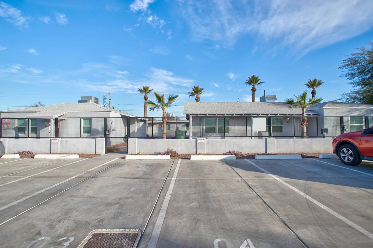 Apartment for rent at 206-216 E Jones Ave, Phoenix, AZ 85040