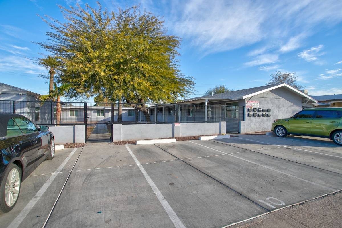 Apartment for rent at 206-216 E Jones Ave, Phoenix, AZ 85040