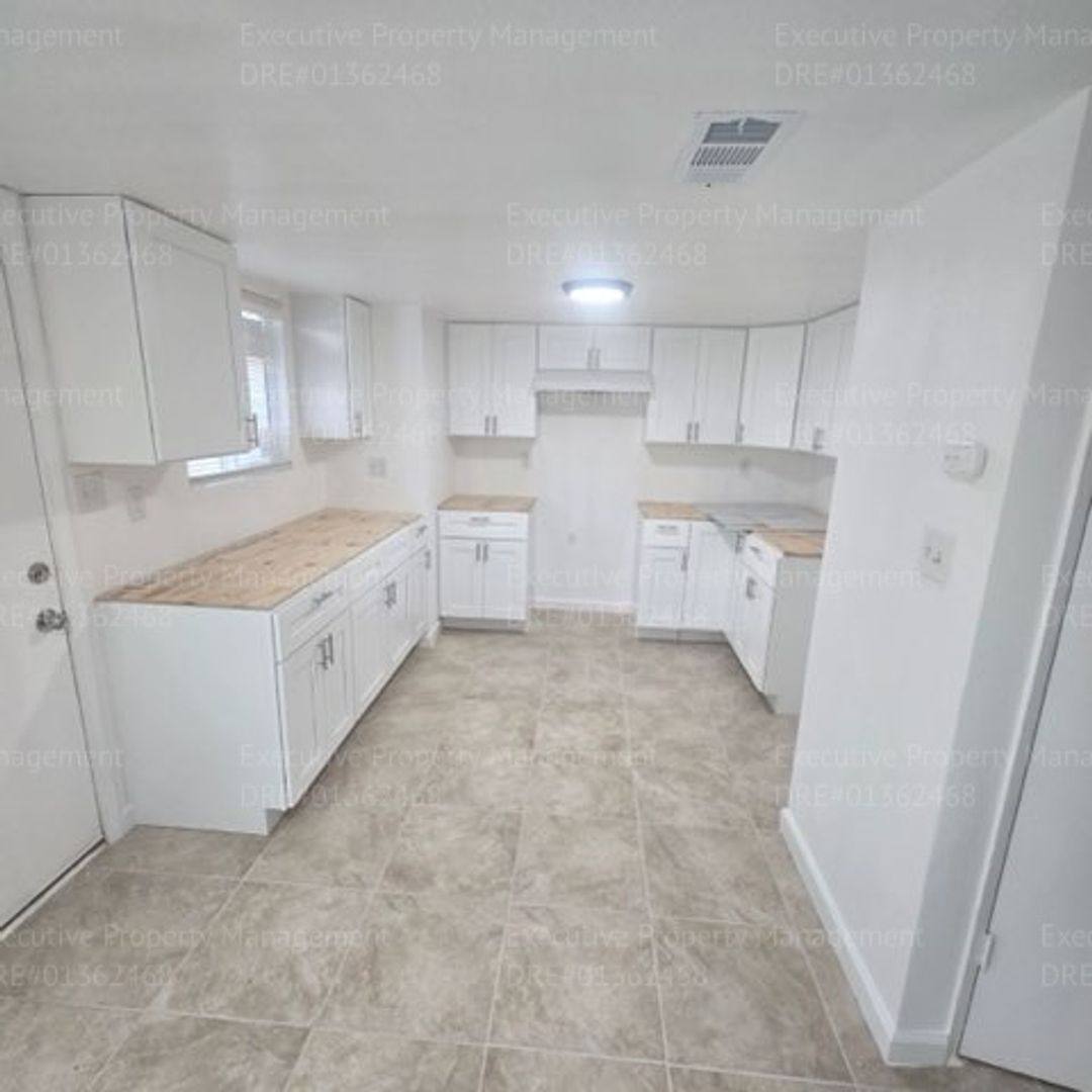 Apartment for rent at 2909 S Chester Ave, Bakersfield, CA 93304