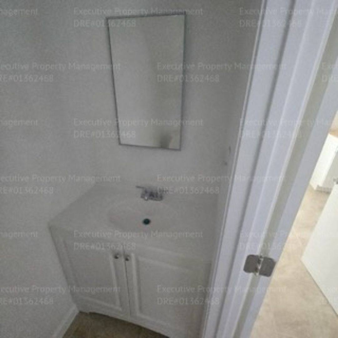 Apartment for rent at 2909 S Chester Ave, Bakersfield, CA 93304